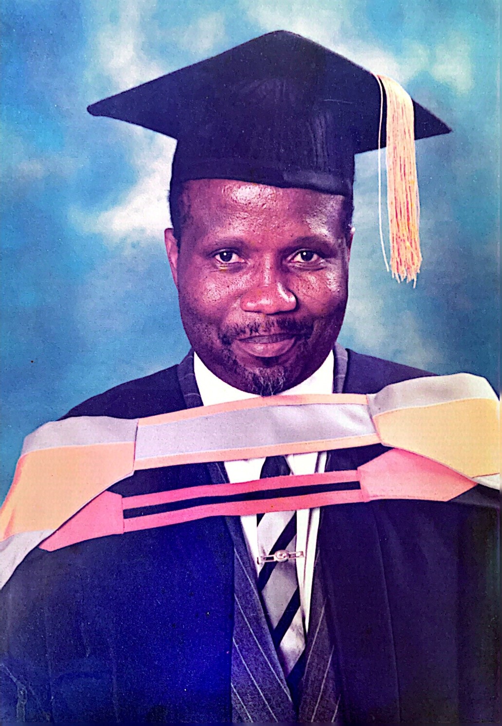 SM MTSWENI PHOTO